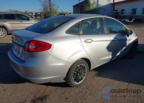 2013 Ford Fiesta Se z USA, uszkodzony, nr VIN 3FADP4BJ6DM174514